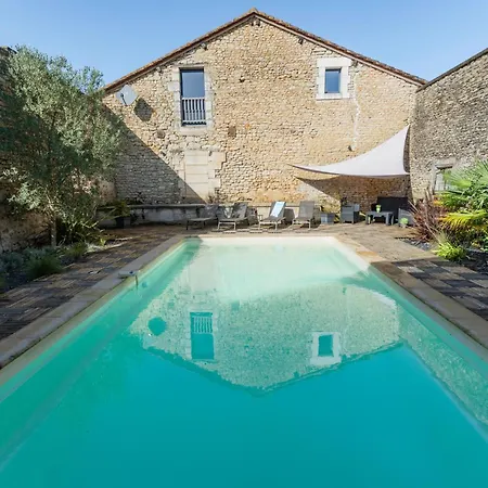 Les Ecures Holiday home *