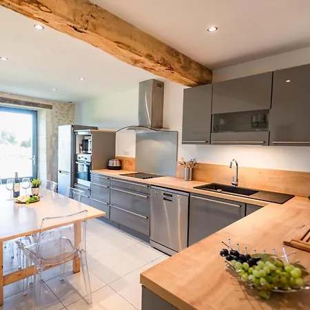 Les Ecures Holiday home