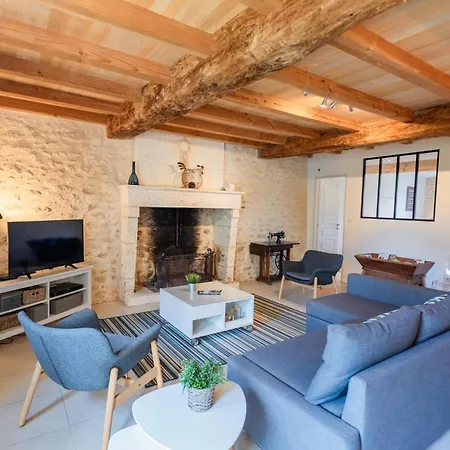 Les Ecures 1 Ferienhaus Champagne-et-Fontaine