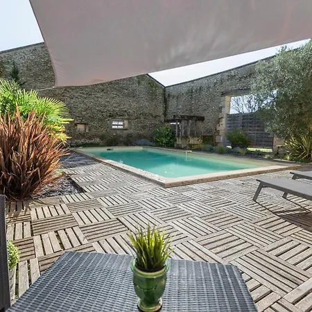 Les Ecures 1 Champagne-et-Fontaine