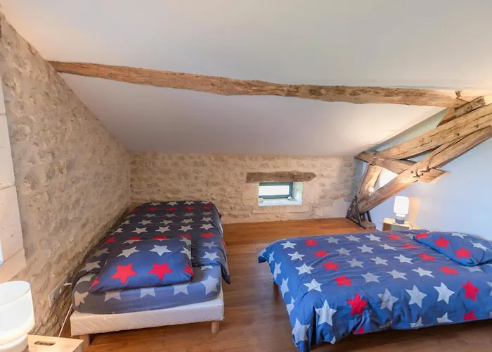 Les Ecures 1 * Champagne-et-Fontaine