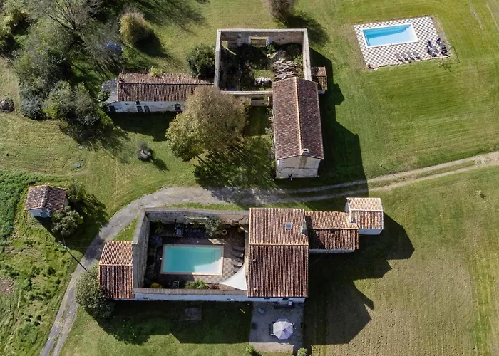 Les Ecures 1 Champagne-et-Fontaine